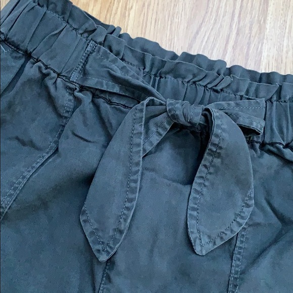 Aerie High Wait Bow Shorts - Picture 2 of 4